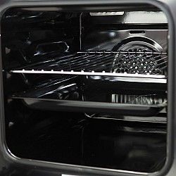 Aragaz Samus SM564VTE, 4 Zone de gatit Vitroceramice, 10 Functii, Cuptor 56L, Alb